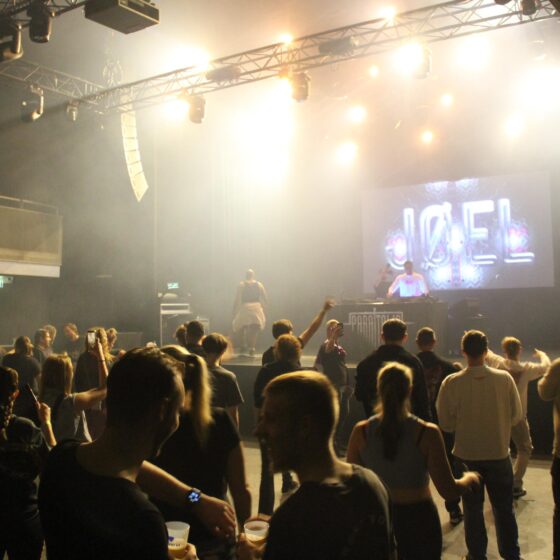 Publiek geniet van het Heartcore by Nature Event 2025