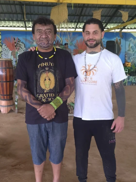 Mario met Pinuya van de Huni Kuin tribe